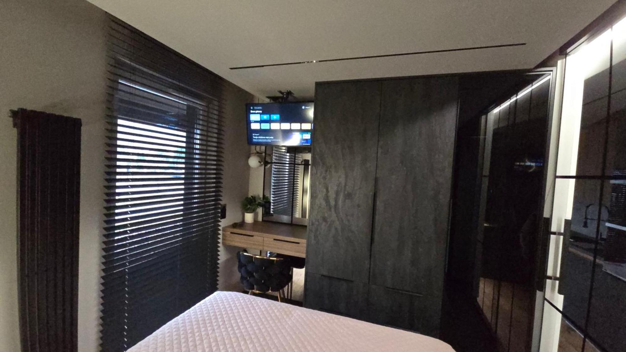 Apartament Dark Prestige New ! - Dostep 24H, Projektor , Garaz Podziemny , Klimatyzacja , Duzy Taras Kielce Luaran gambar
