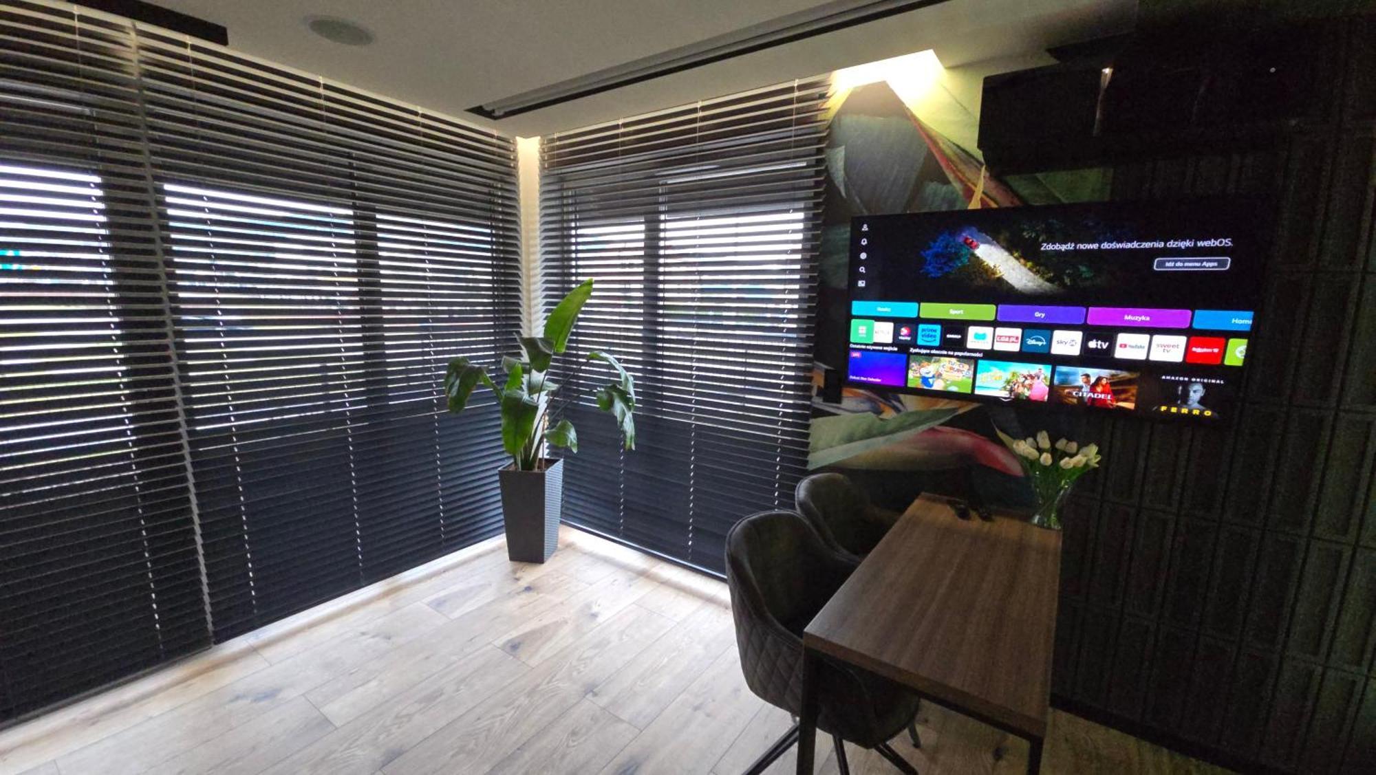 Apartament Dark Prestige New ! - Dostep 24H, Projektor , Garaz Podziemny , Klimatyzacja , Duzy Taras Kielce Luaran gambar