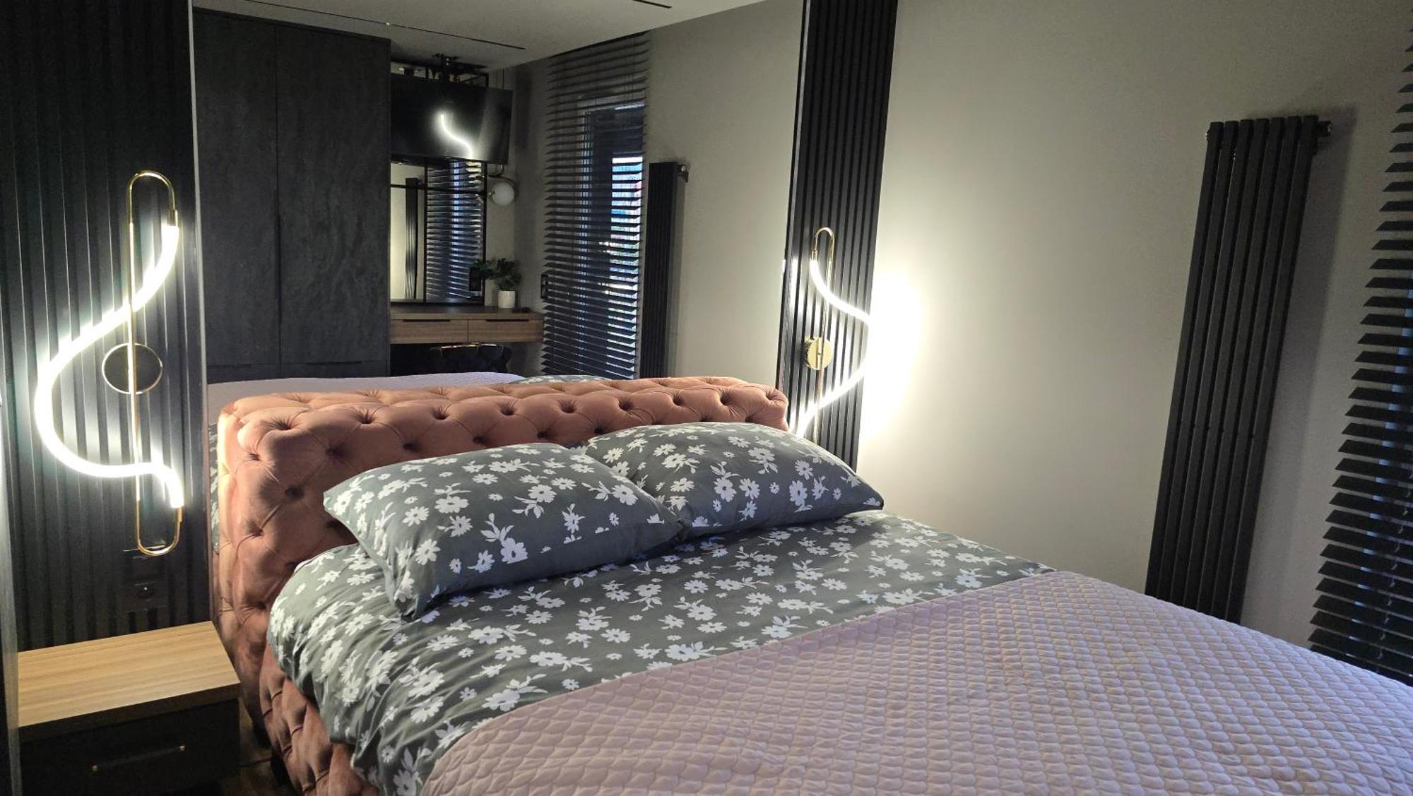 Apartament Dark Prestige New ! - Dostep 24H, Projektor , Garaz Podziemny , Klimatyzacja , Duzy Taras Kielce Luaran gambar