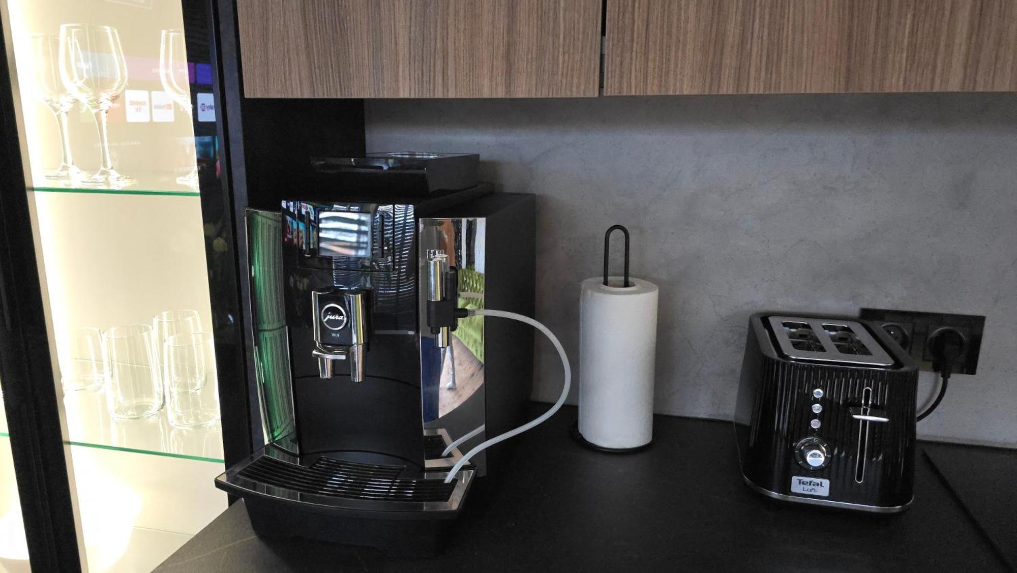 Apartament Dark Prestige New ! - Dostep 24H, Projektor , Garaz Podziemny , Klimatyzacja , Duzy Taras Kielce Luaran gambar