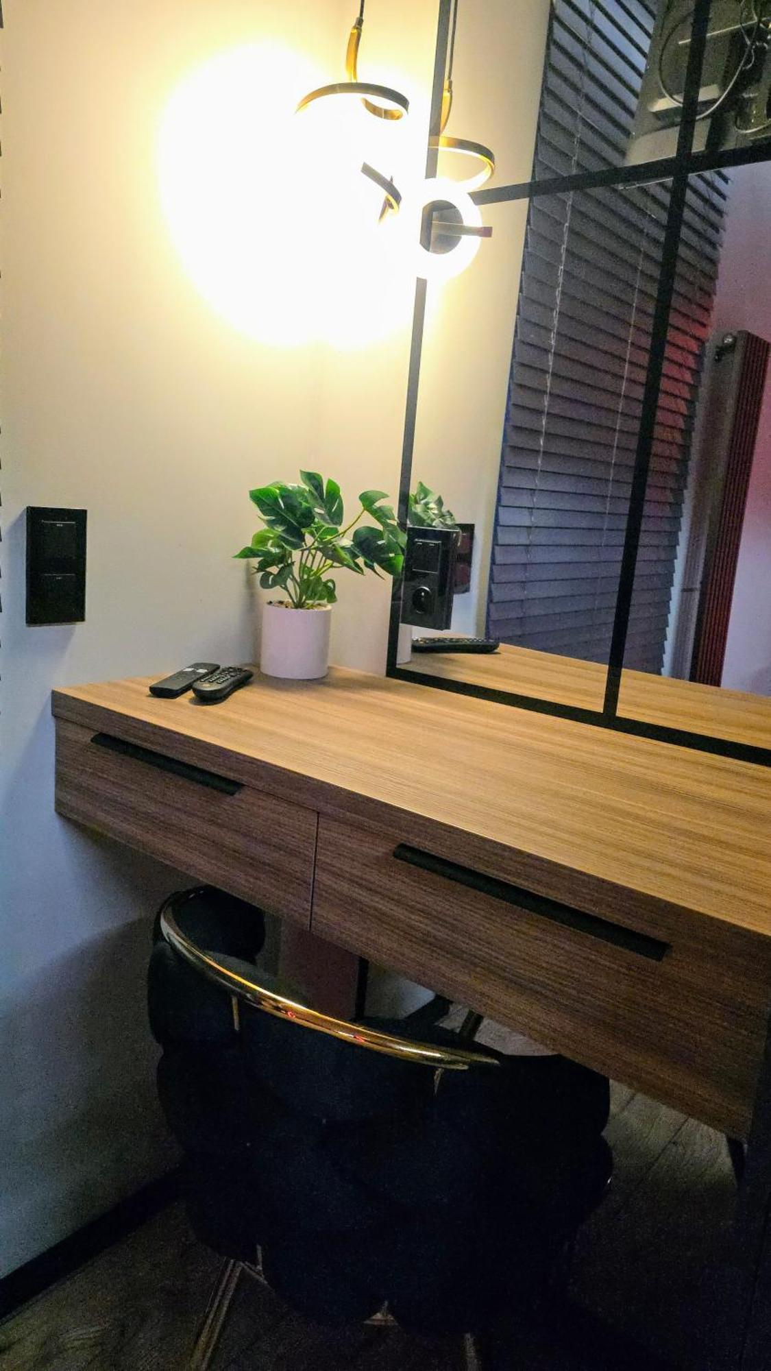 Apartament Dark Prestige New ! - Dostep 24H, Projektor , Garaz Podziemny , Klimatyzacja , Duzy Taras Kielce Luaran gambar